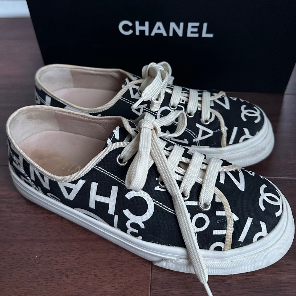 Chanel vintage sneakers 24 cms